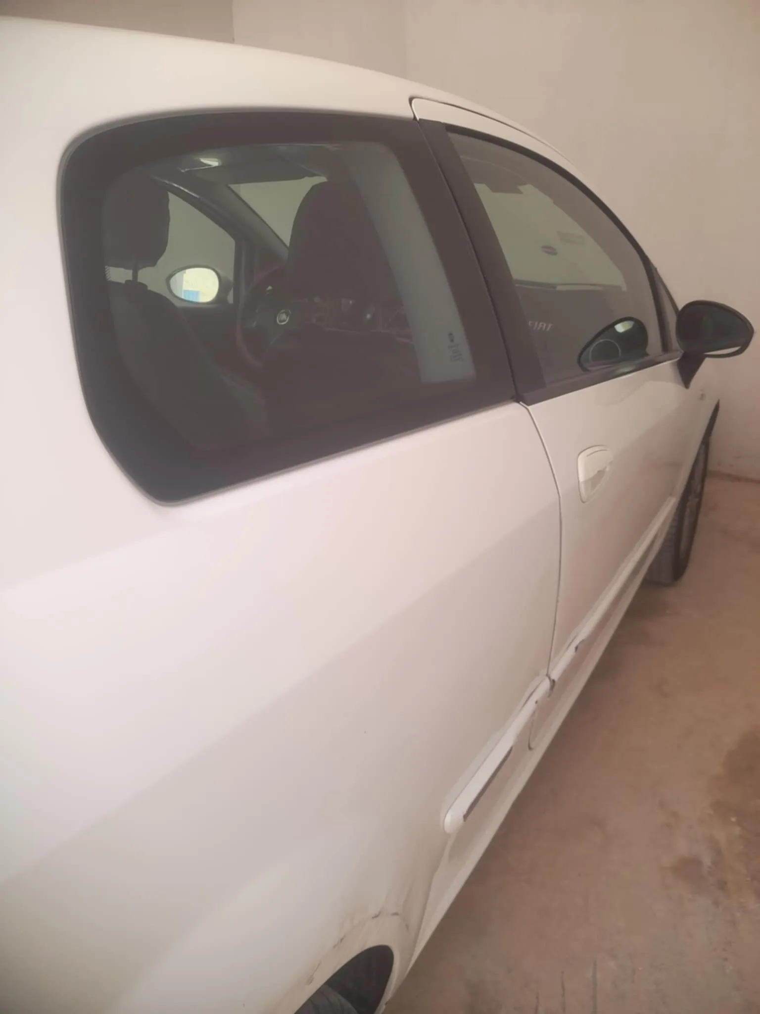 Fiat punto grande 2 portes 5 places