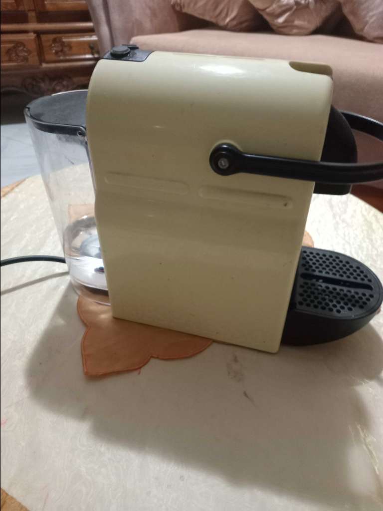Machine  café  nespresso 