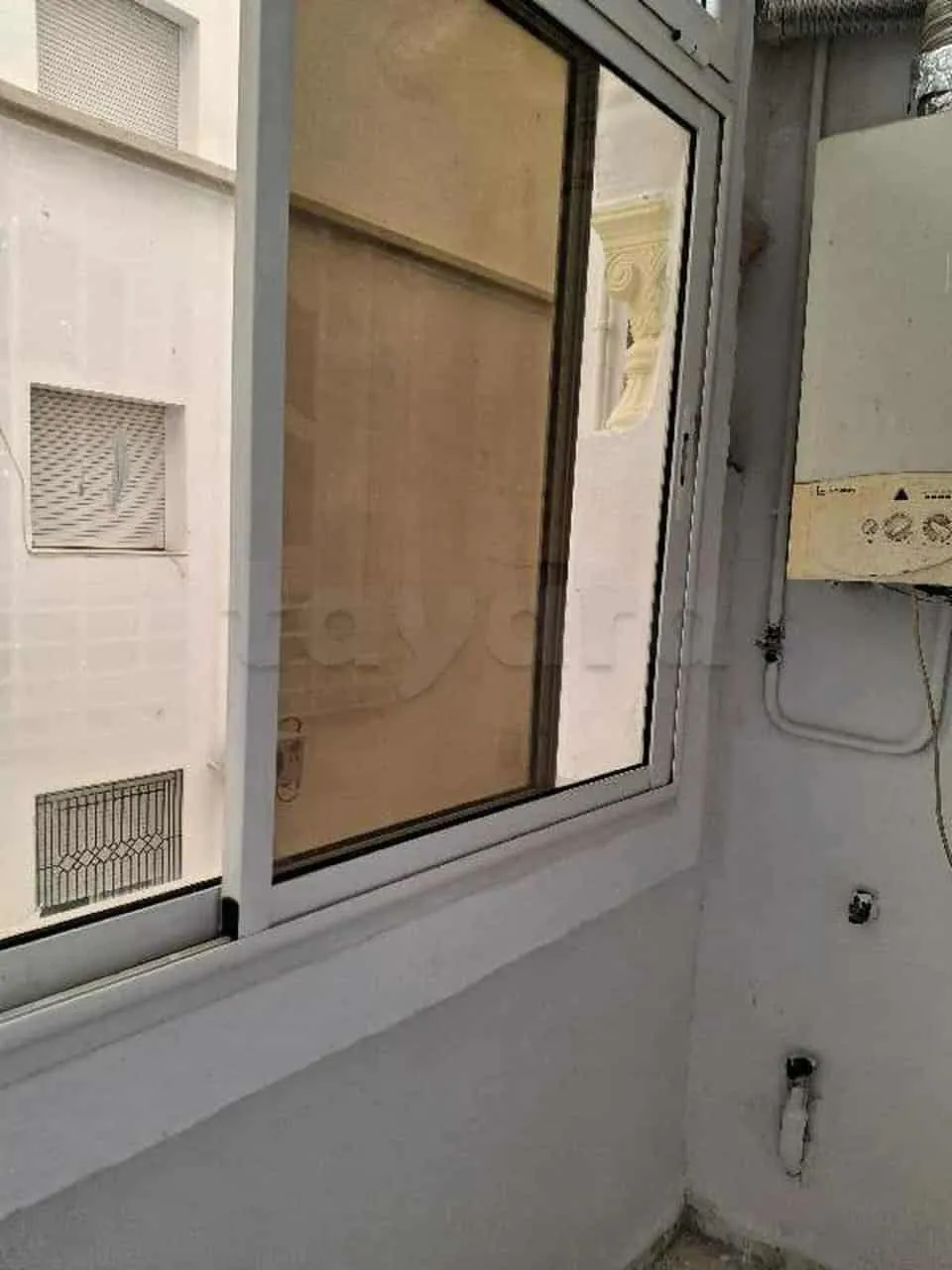  un étage spacieux s+3 au 1er étage a louer situé a Bardo derrière stade
