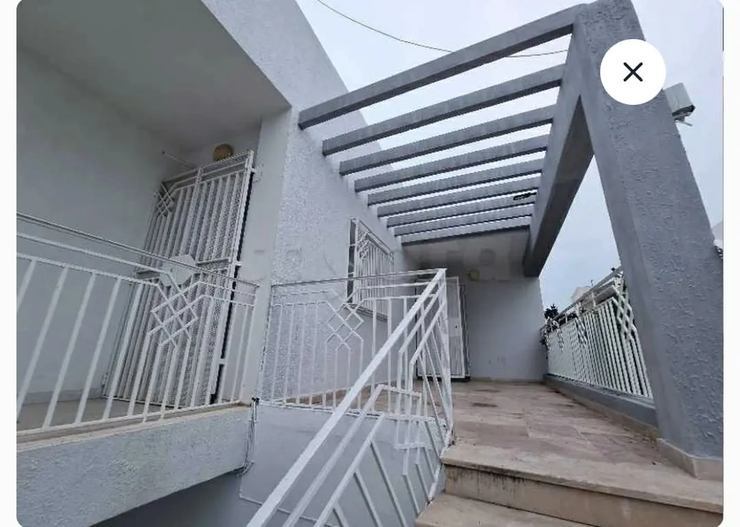 un étage spacieux s+2 a louer situé a Cité Romena Bardo