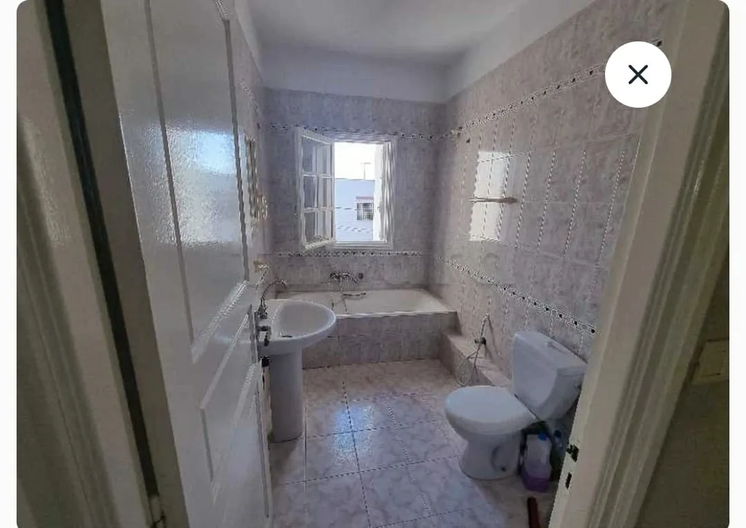  un étage spacieux s+2 a louer situé a Cité Romena Bardo