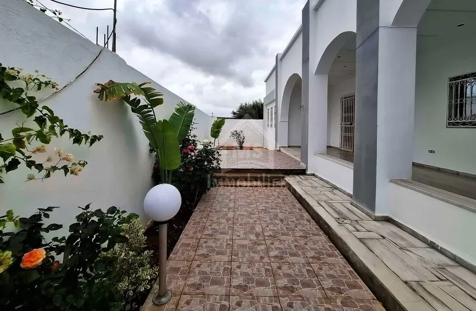 Coquette villa S+3 à Birbouregba à vendre 51355351