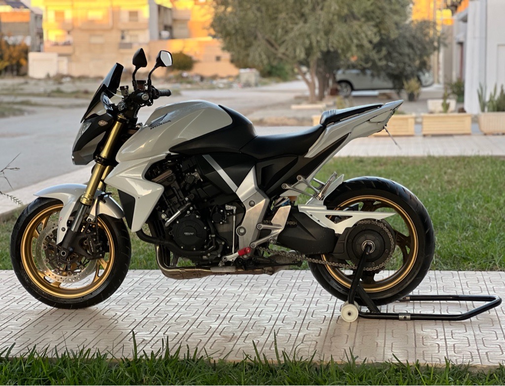 CB1000r