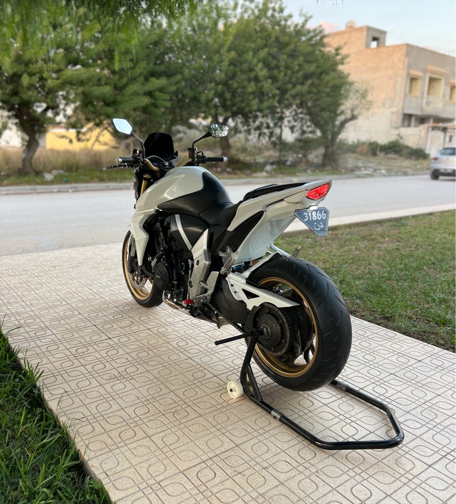 CB1000r