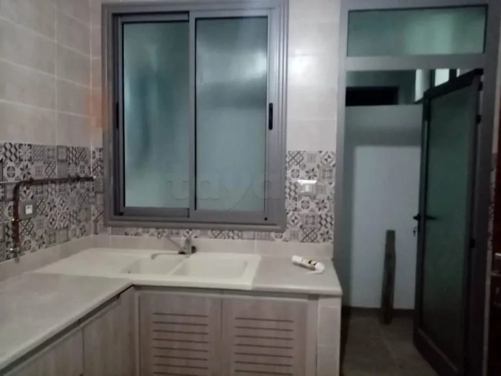 un appartement s+2 au 2éme étage (sans ascenseur) a louer a Ksar Said prés de Café Stroom's