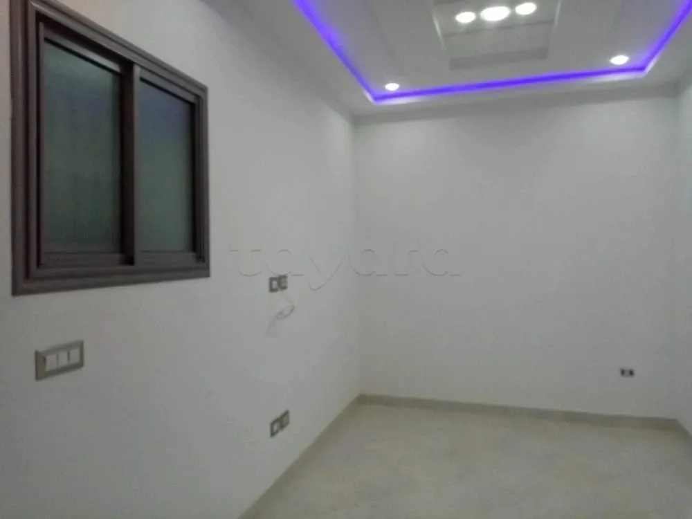 un appartement s+2 au 2éme étage (sans ascenseur) a louer a Ksar Said prés de Café Stroom's