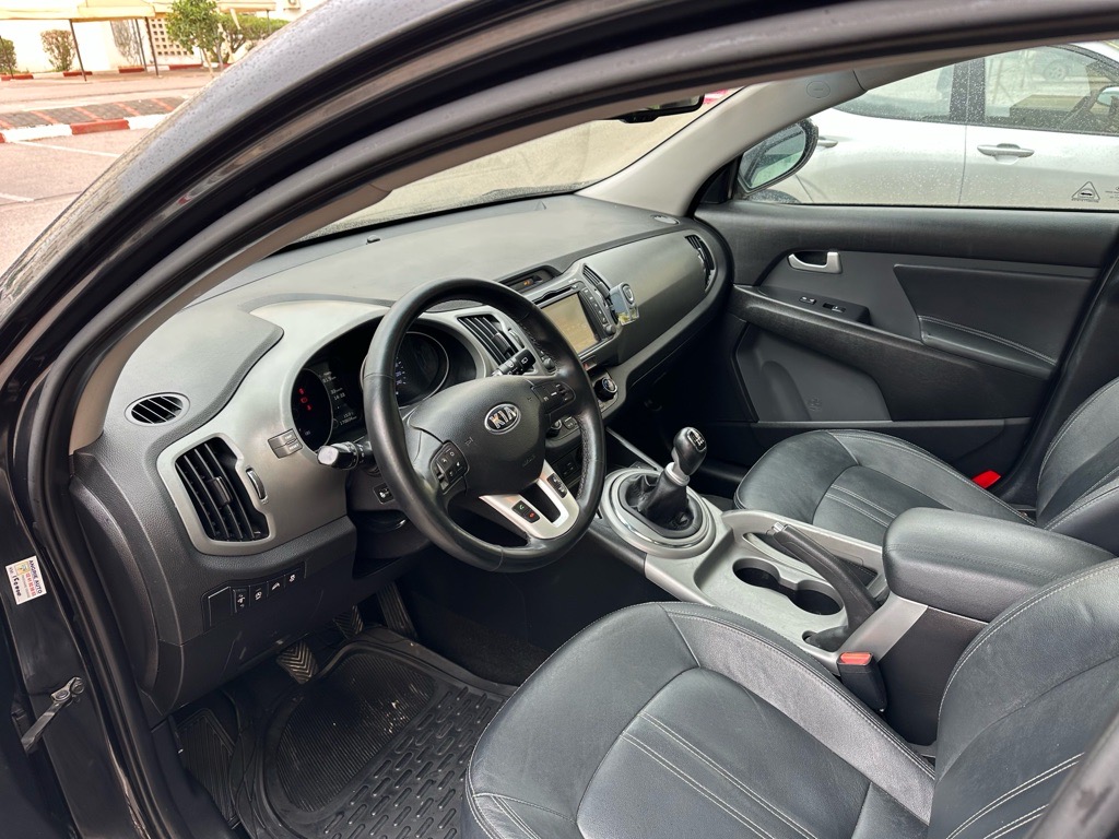 Kia Sportage phase3 diesel 1.7l full options etat neuf tu 255