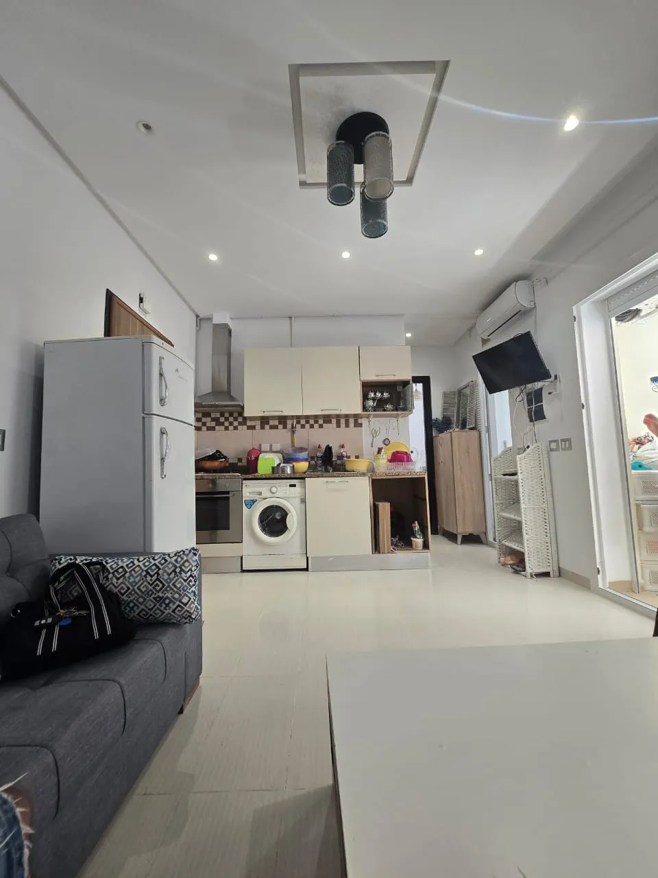 đȘA VENDRE S+1 pied dans lâeau Ă chott Mariem