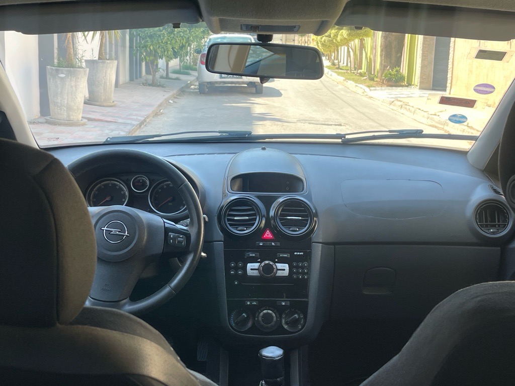 Opel corsa Eco premier main