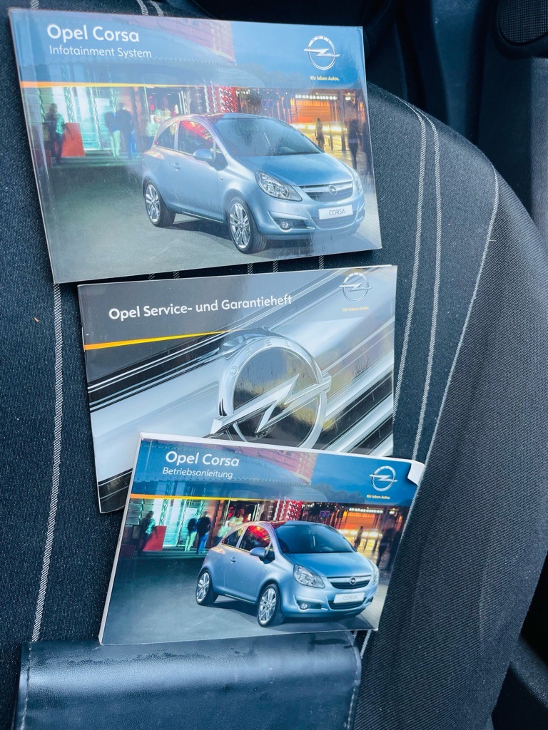Opel corsa Eco premier main