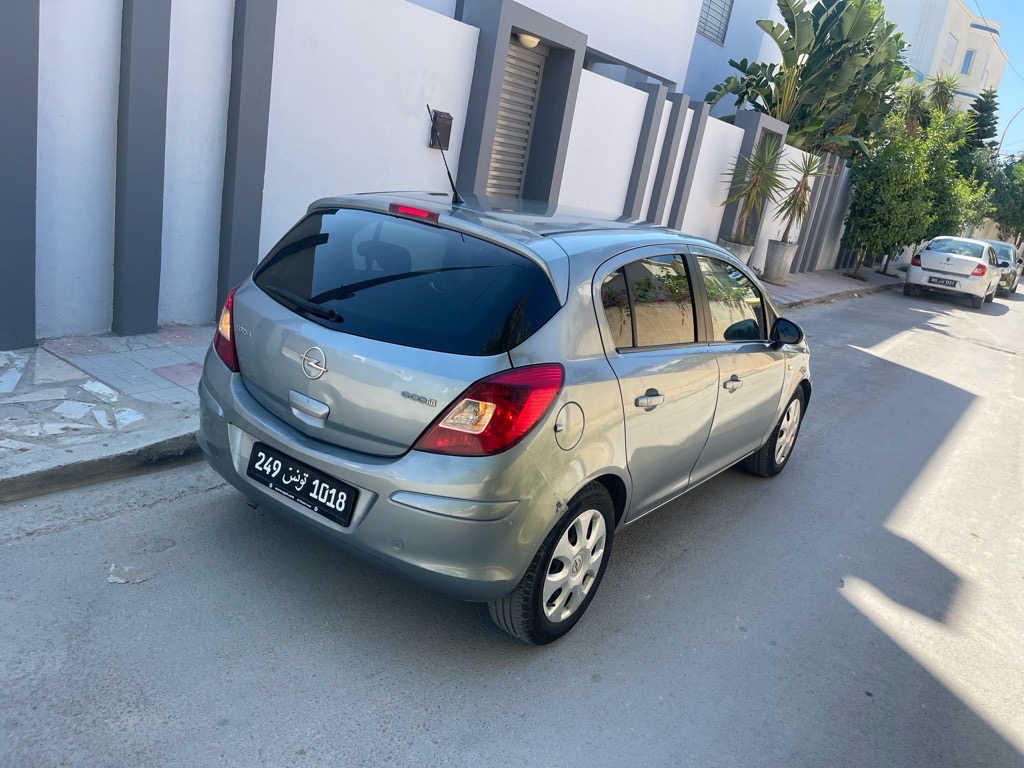 Opel corsa Eco premier main