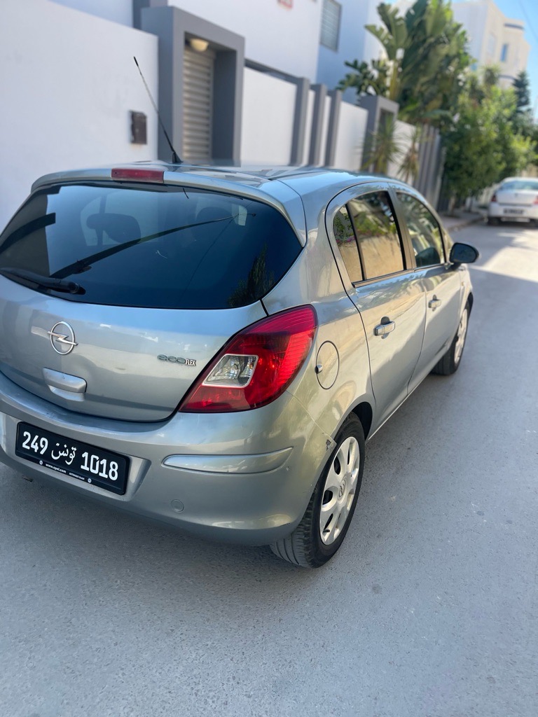 Opel corsa Eco premier main