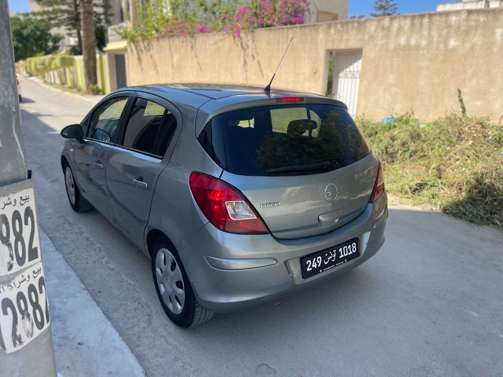 Opel corsa Eco premier main