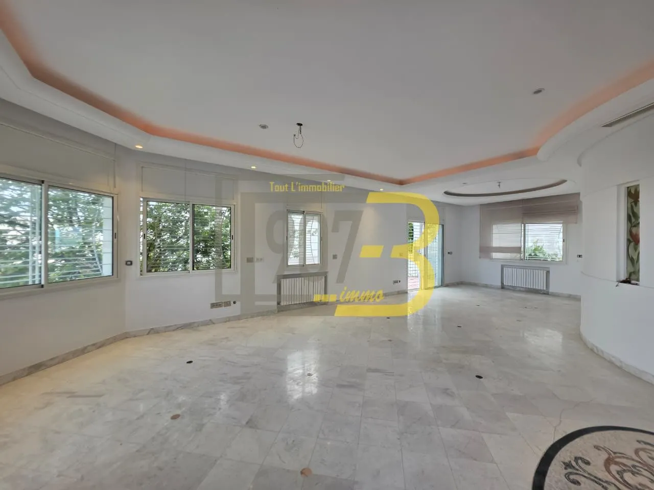 À vendre – Villa de standing S+3 à El Menzah 9C 