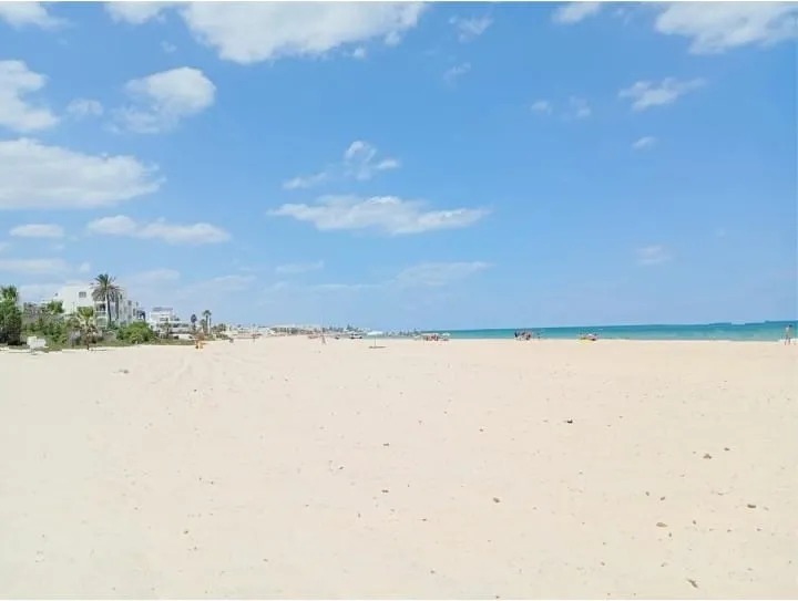 🚨OFFRE EXCLUSIVE: S+1 avec Parking à vendre, Pieds dans L'eau🌊 Kantaoui