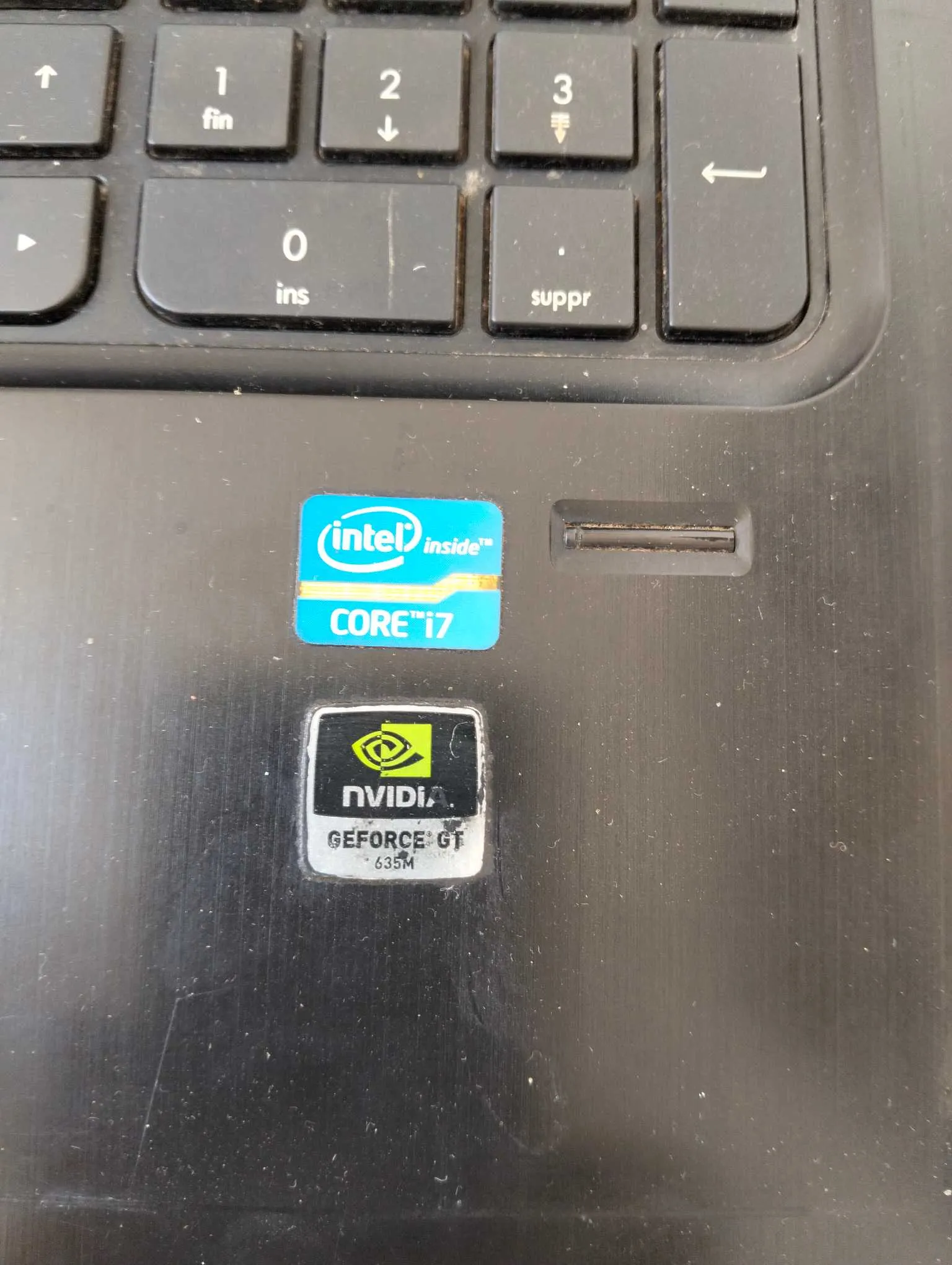 pc hp.1tb/ram8/gt635m/panne afficheur