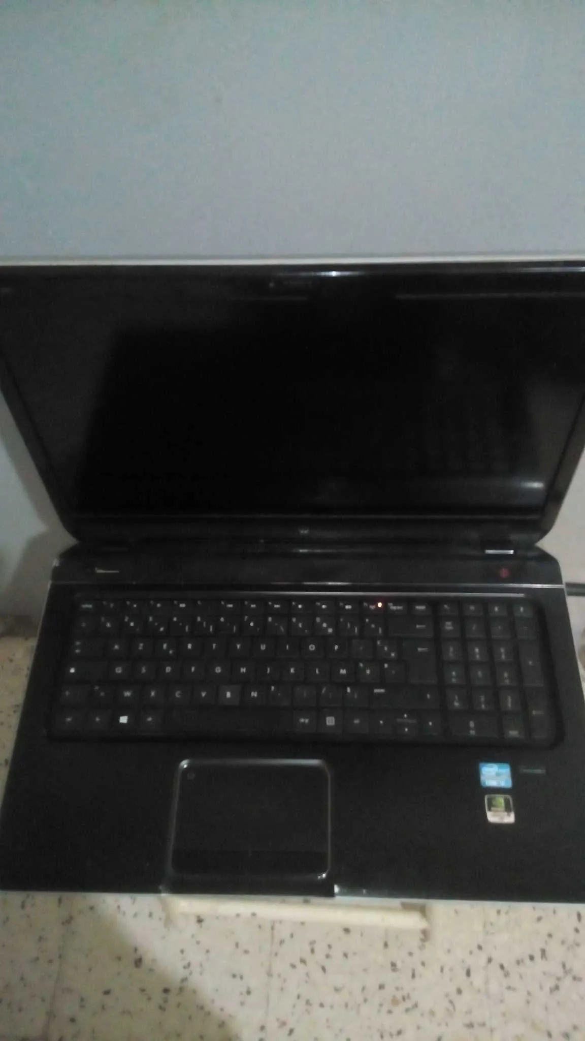 pc hp i7.1tb/ram8/gt635m/panne afficheur