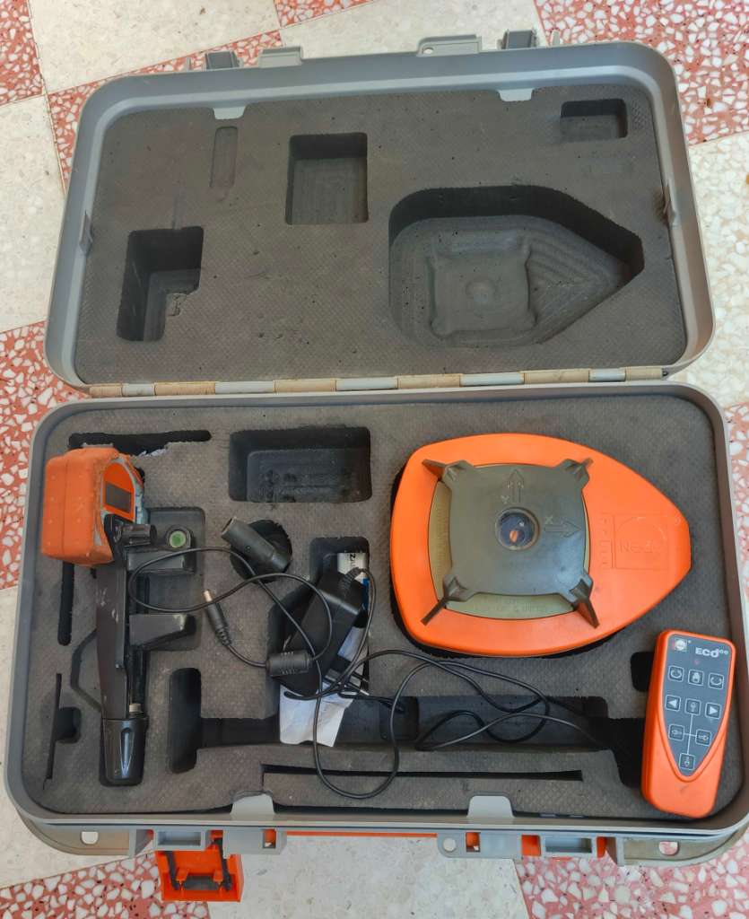 Niveau laser rotatif avec faisceau vertical et horizontale