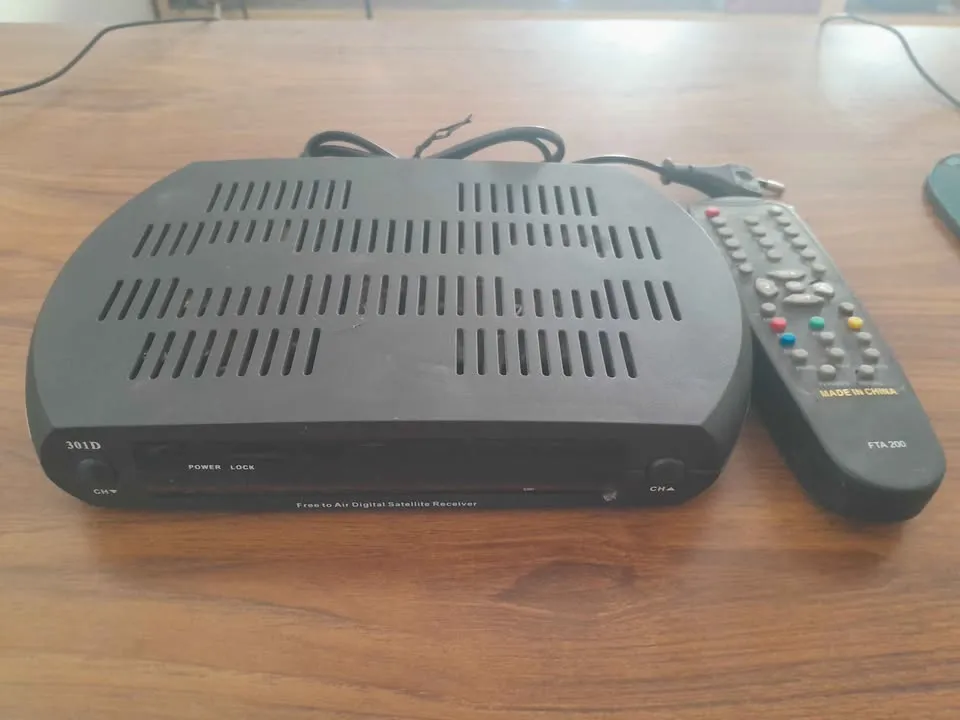 2 Récepteurs SD avec télécommandes