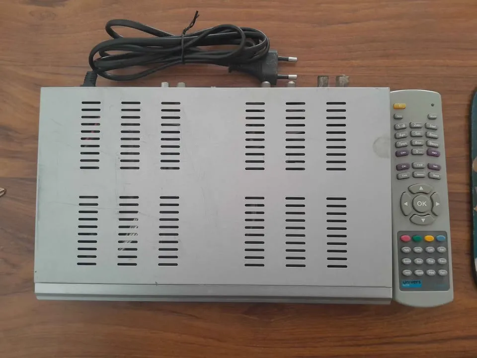 2 Récepteurs SD avec télécommandes