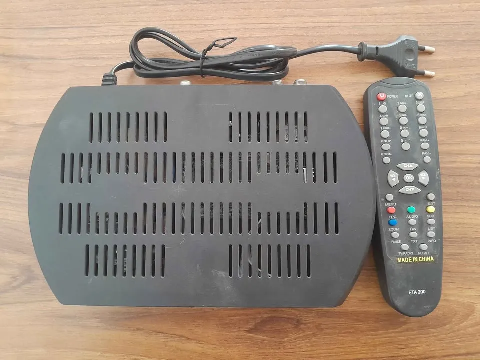 2 Récepteurs SD avec télécommandes