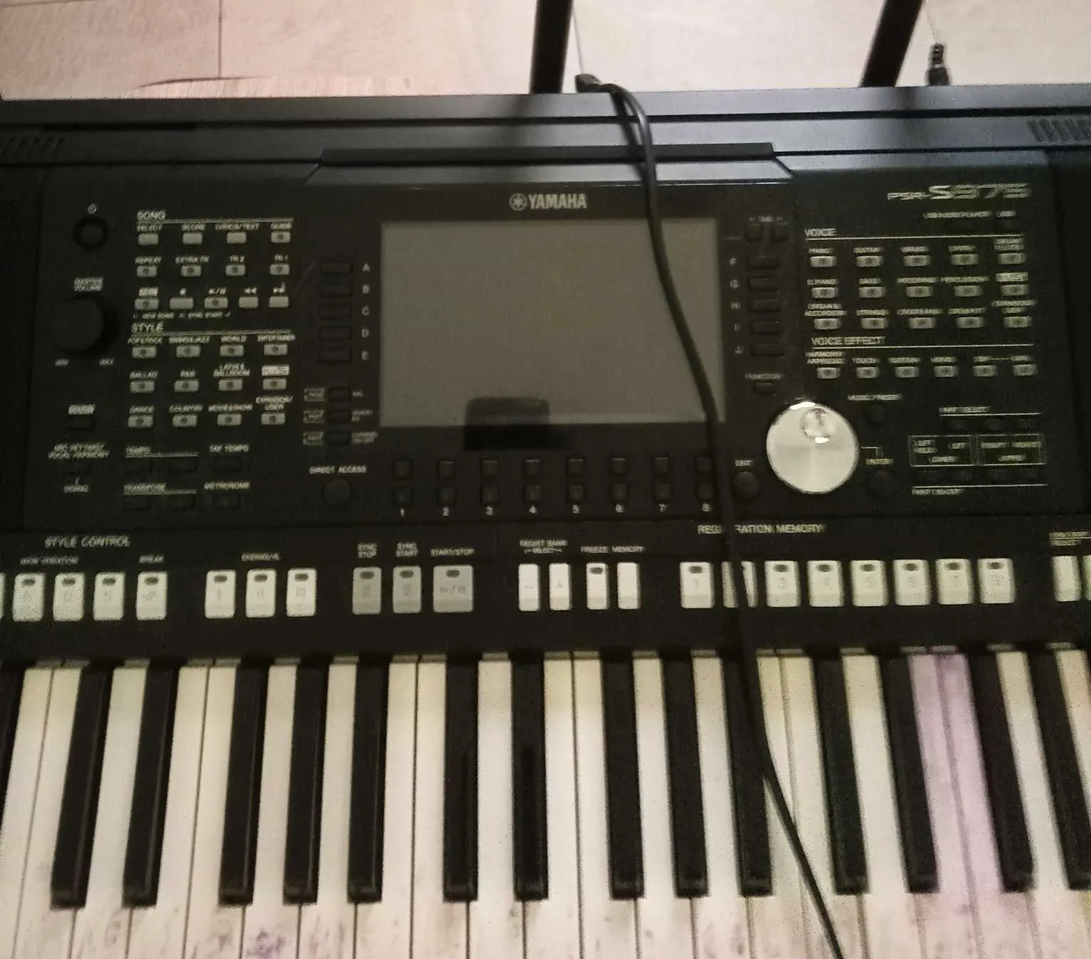 Orgue PSR s 975