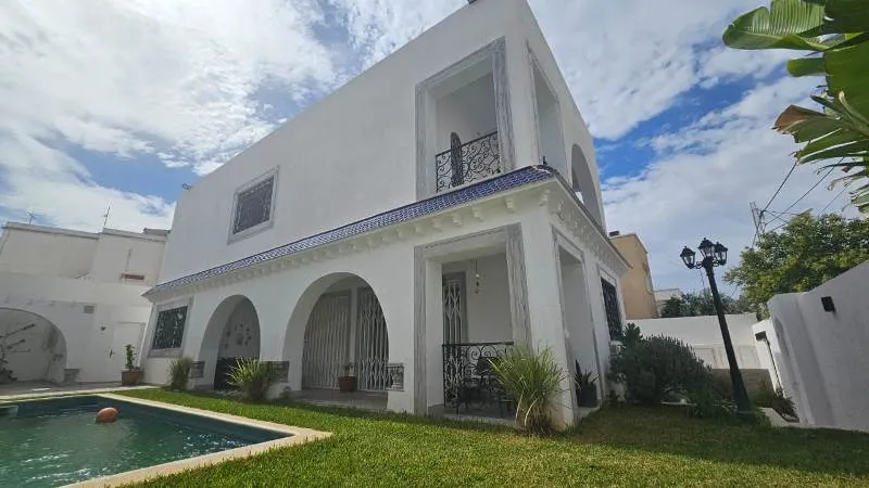 Villa LA FUMETERRE (Réf: V2770)