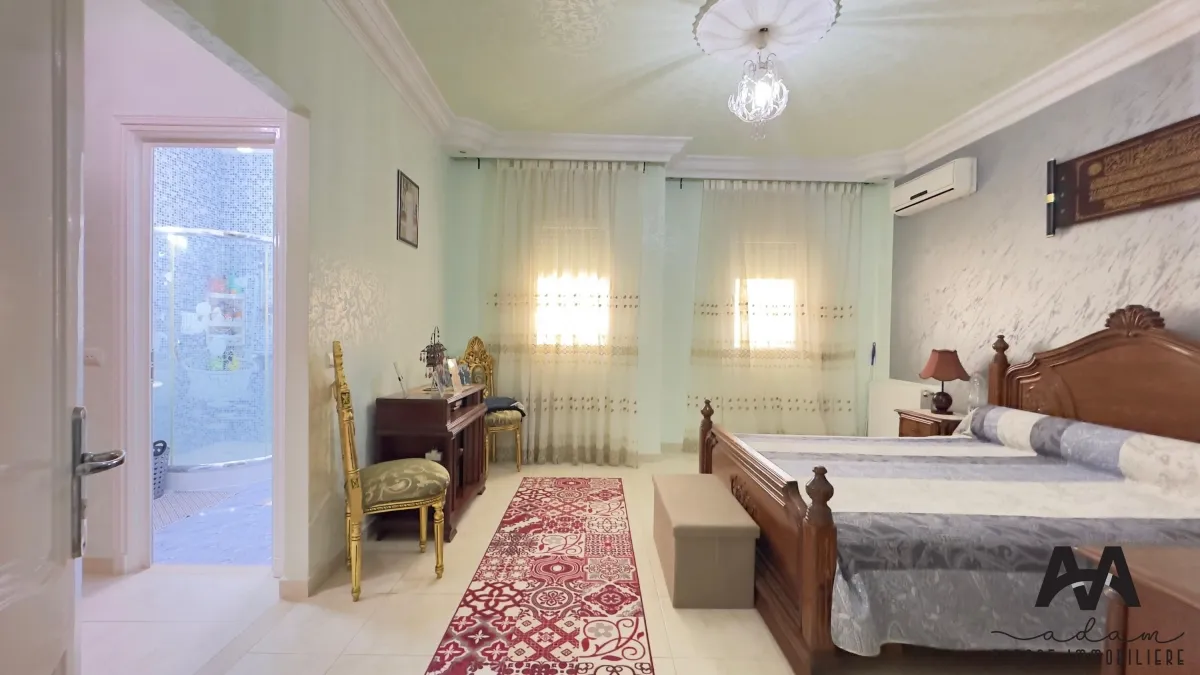 Villa S+5 en duplex à Beni Khiar Plage