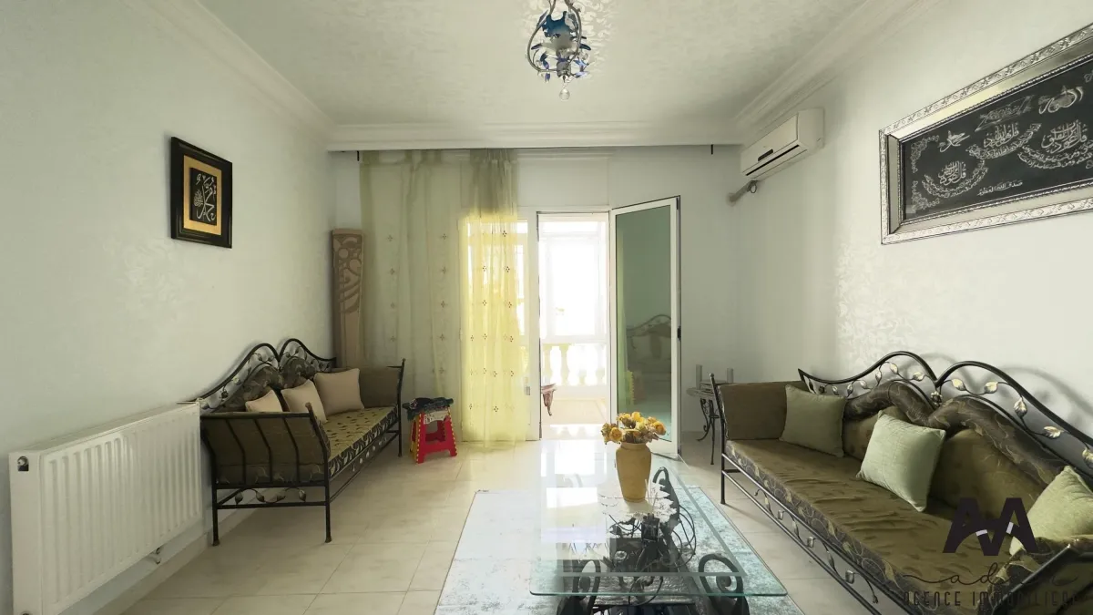 Villa S+5 en duplex à Beni Khiar Plage