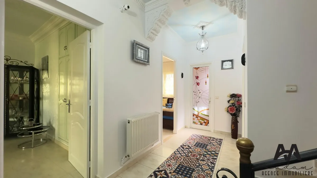 Villa S+5 en duplex à Beni Khiar Plage