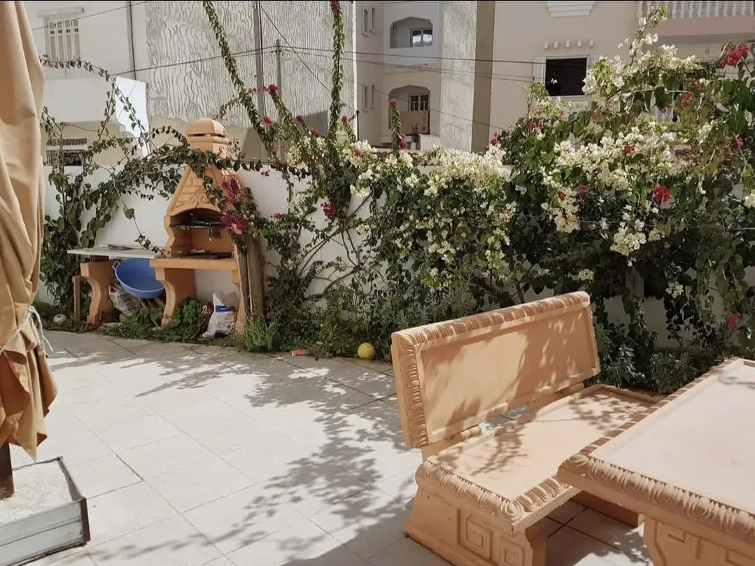  Appartement S+2 rez de chaussée près de la mer a chott meriem.