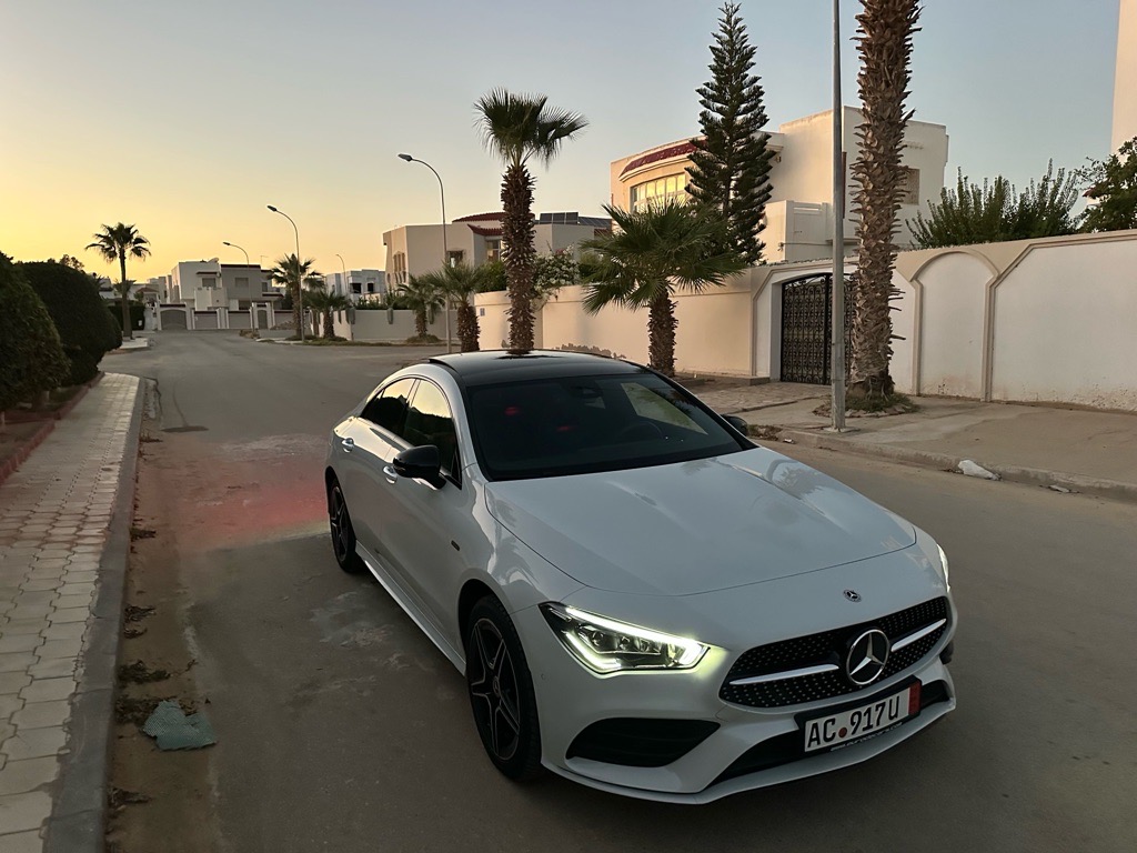 Mercedes cla 250e kit Amg pack night neuf aucun peinture