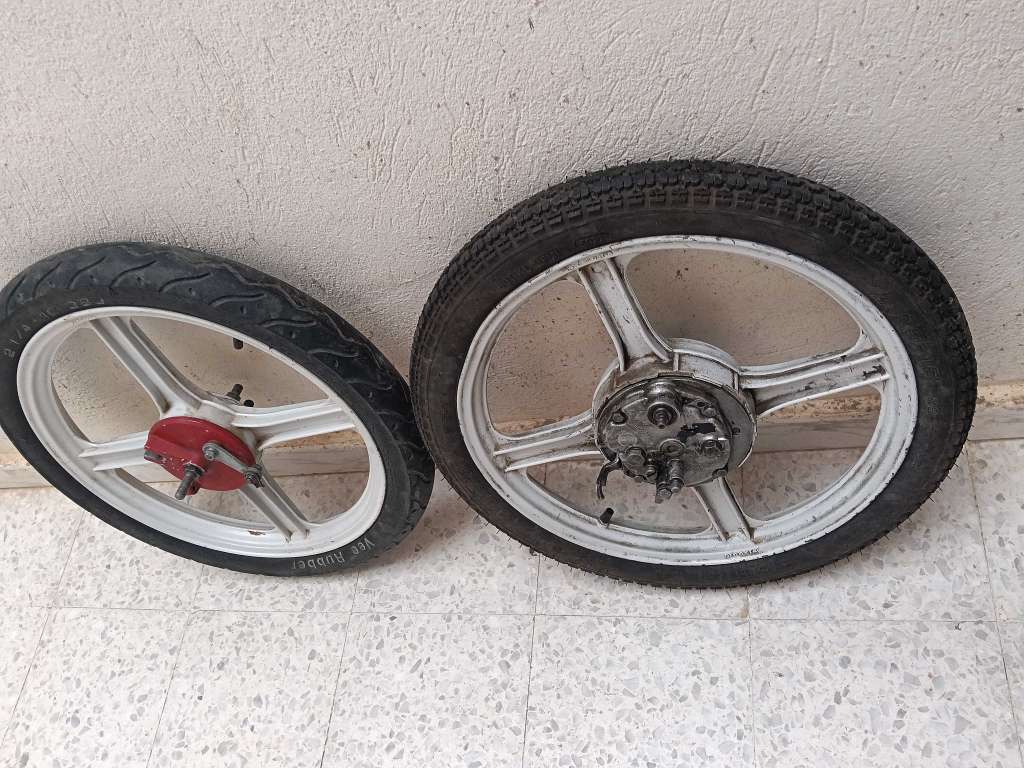 Deux roues Piaggio importé 