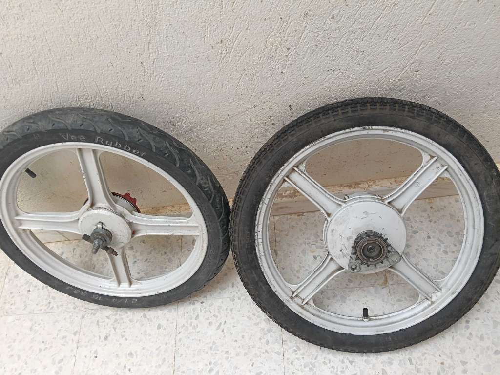 Deux roues Piaggio importé 