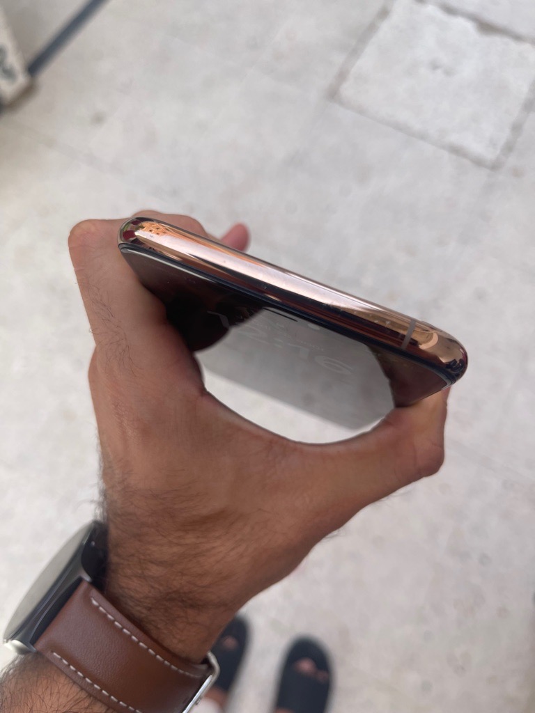 Iphone 11 pro max gold