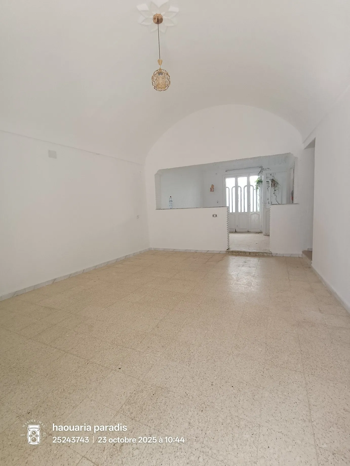 A vendre Deux maisons a elhaouaria centre ville