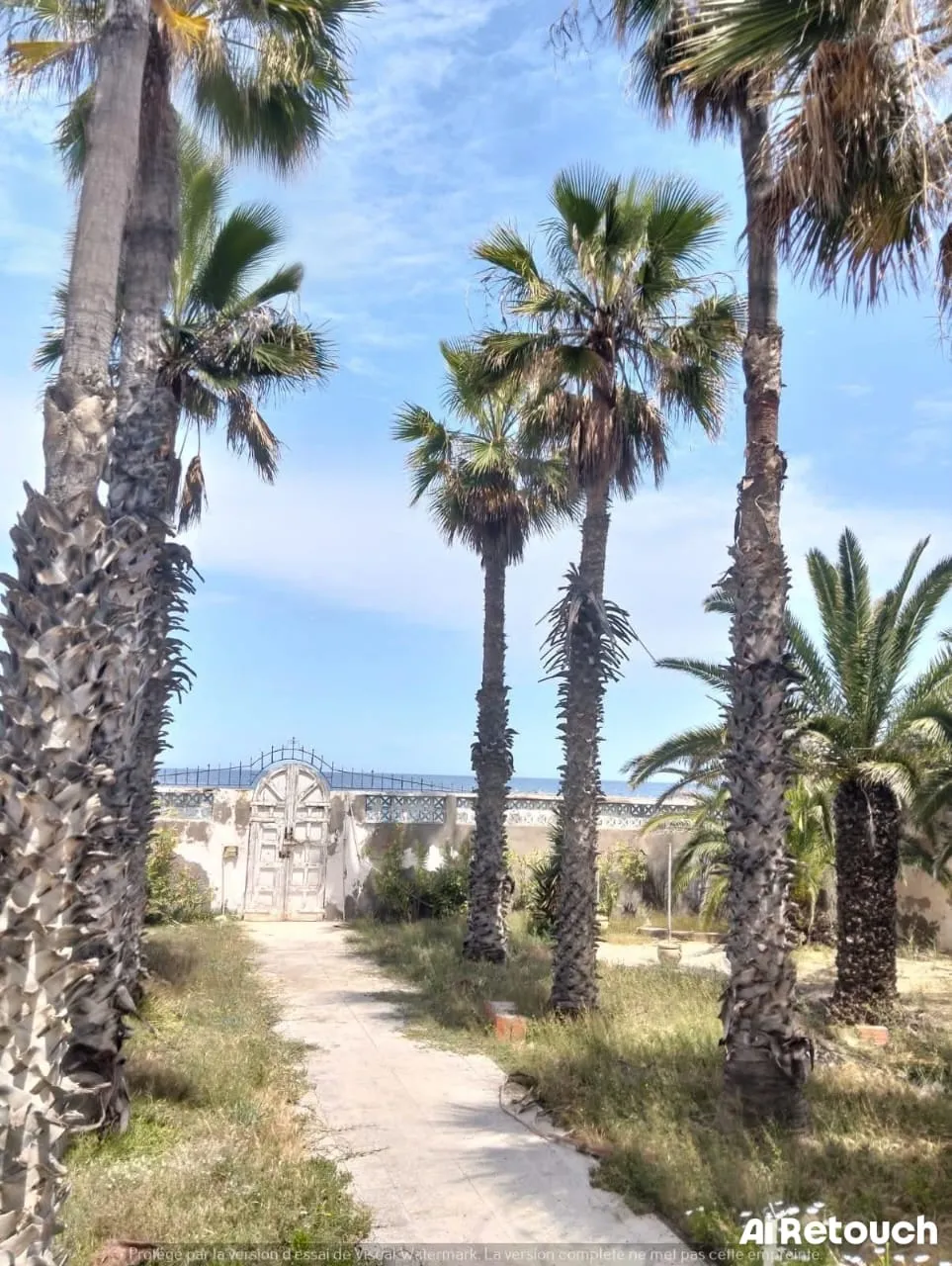 Un terrain pieds dans l'eau à Chatt Meriem Sousse de 3660m²