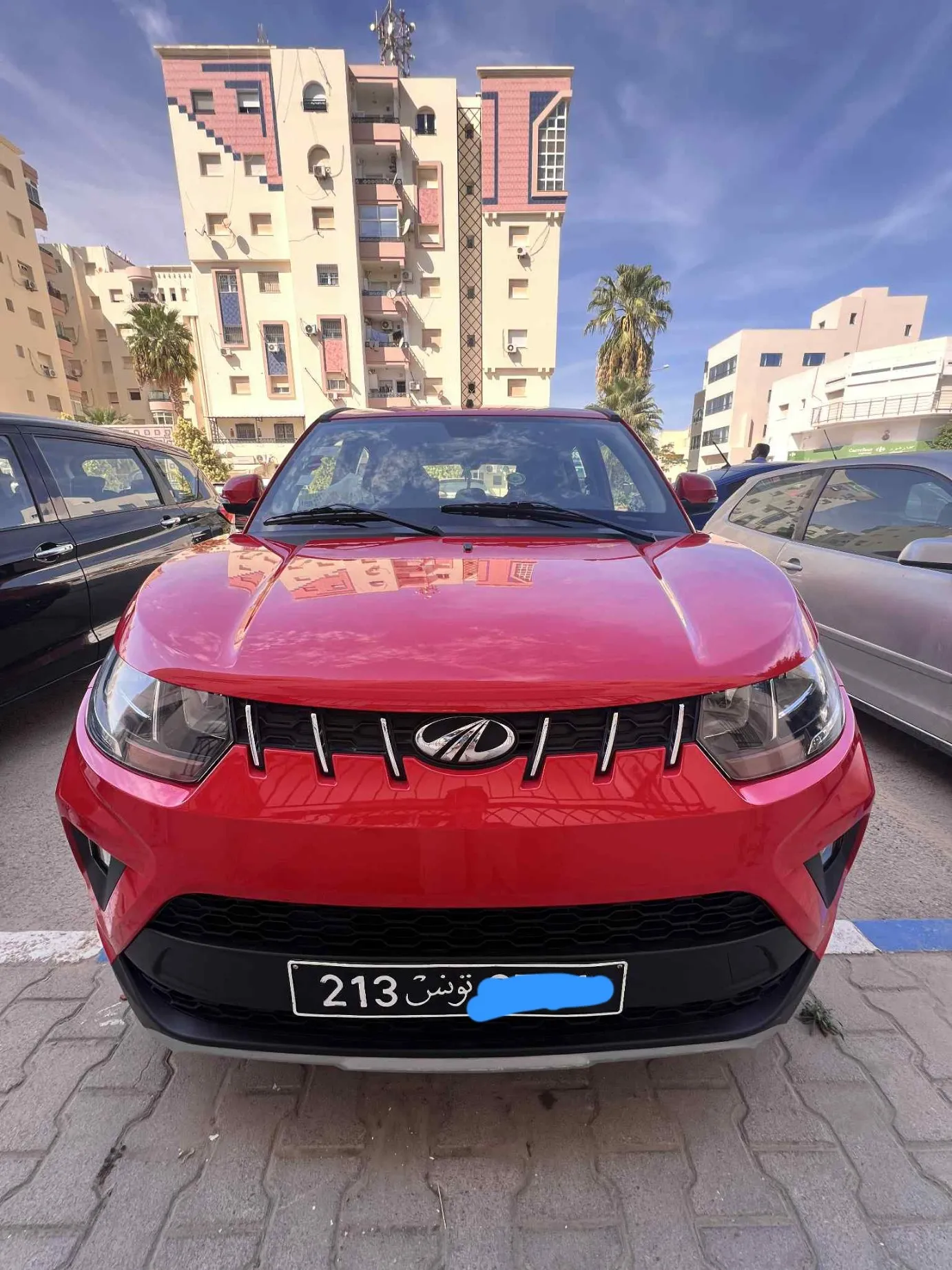 Mahindra KUV 100 K8