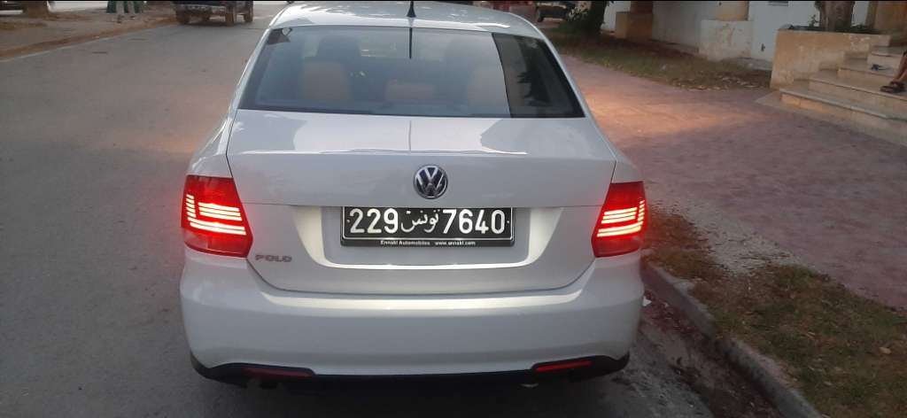 Excellente polo sedan