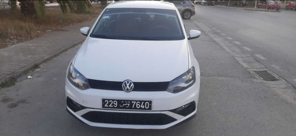 Excellente polo sedan