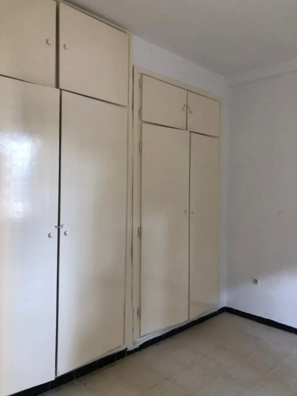 À louer : Appartement S+2 au rez-de-chaussée à Nouvelle Médina 1, à côté de la Wilaya de Ben Arous