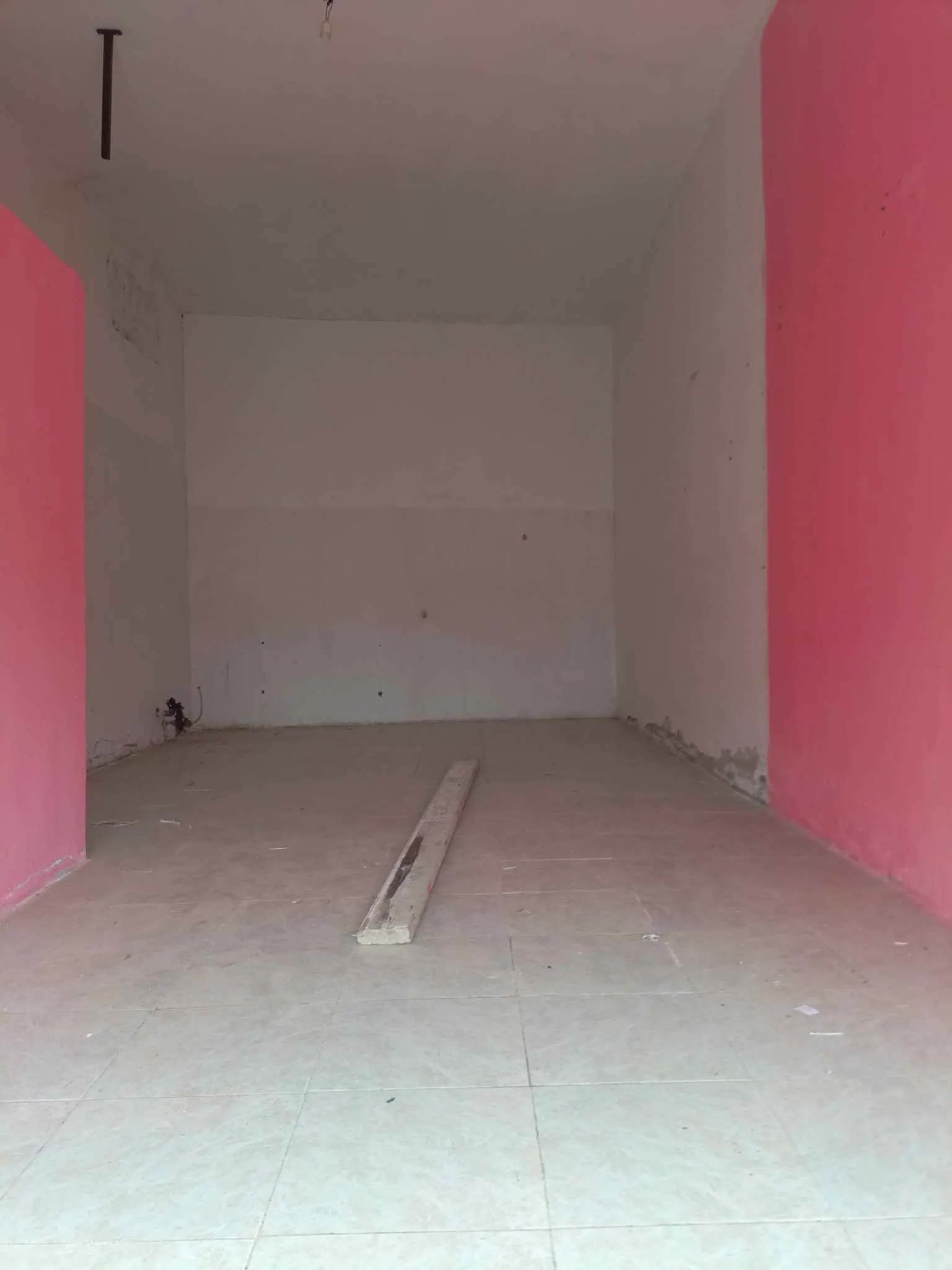 bonne occasion AV 2 garages sur la route à hammamet sud 