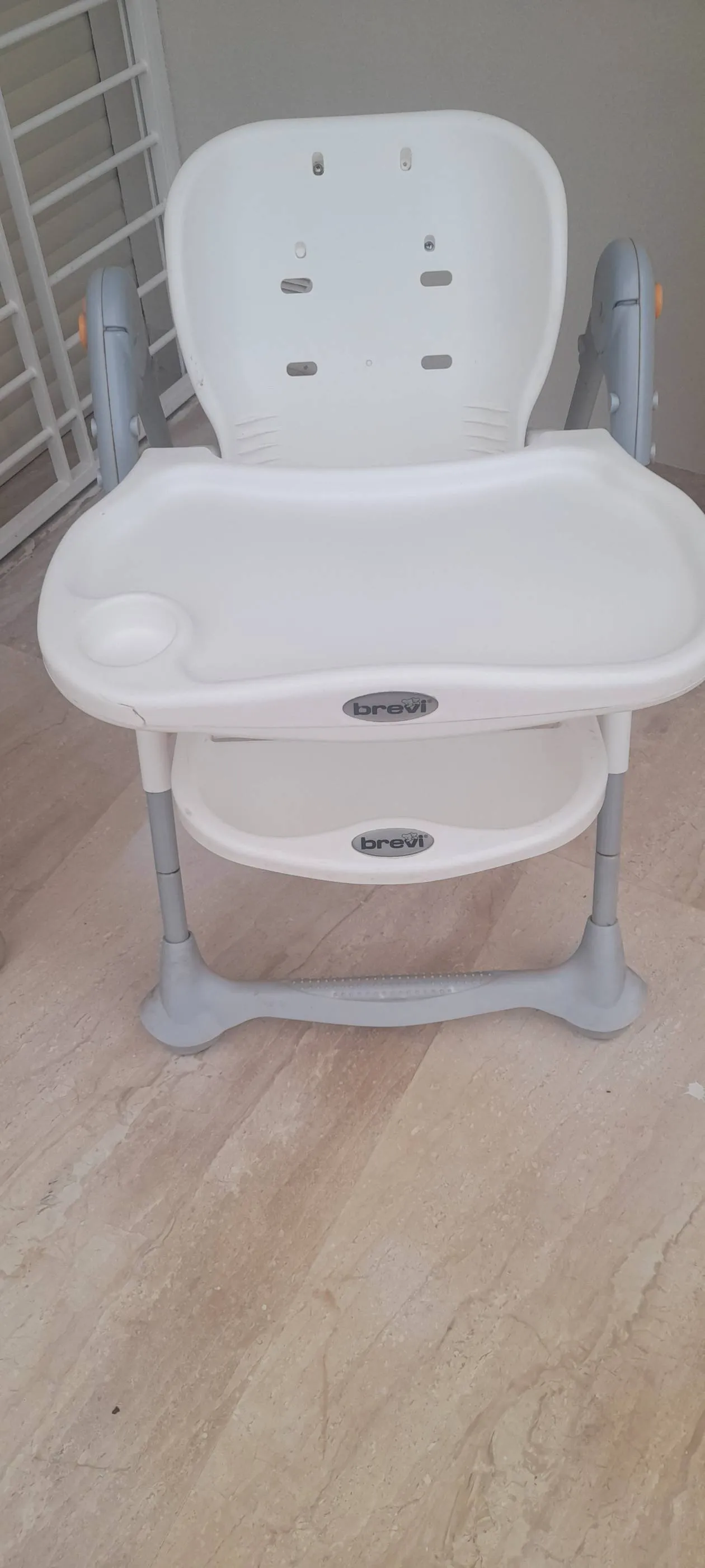 Chaise bébé et balançoire 
