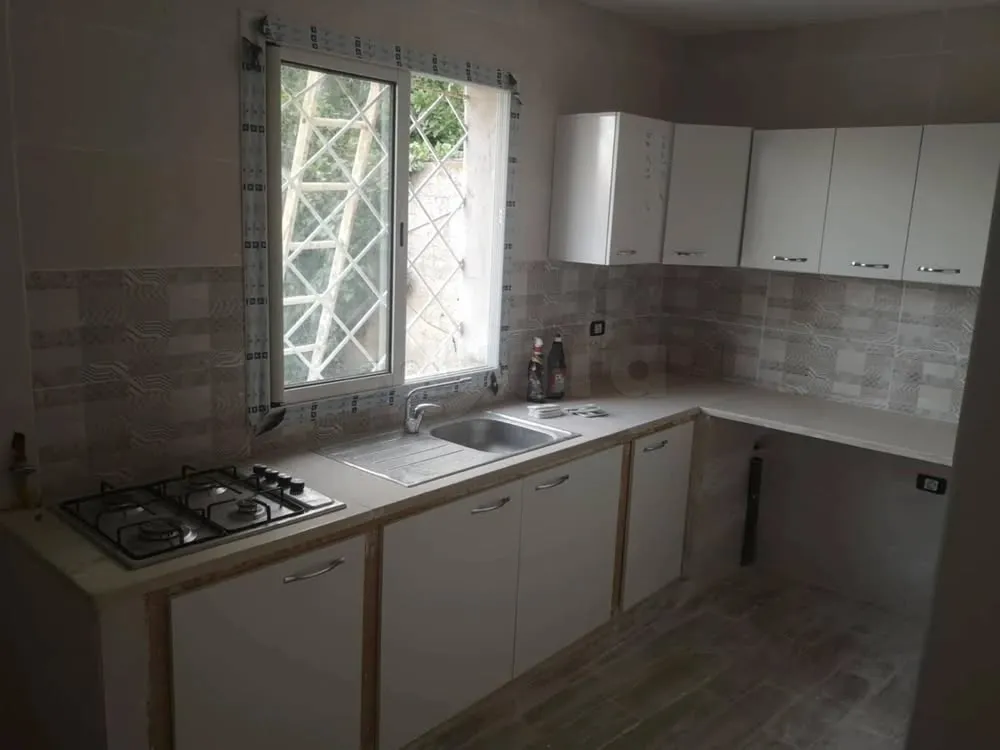 une maison S+2 situé à Ennasr2