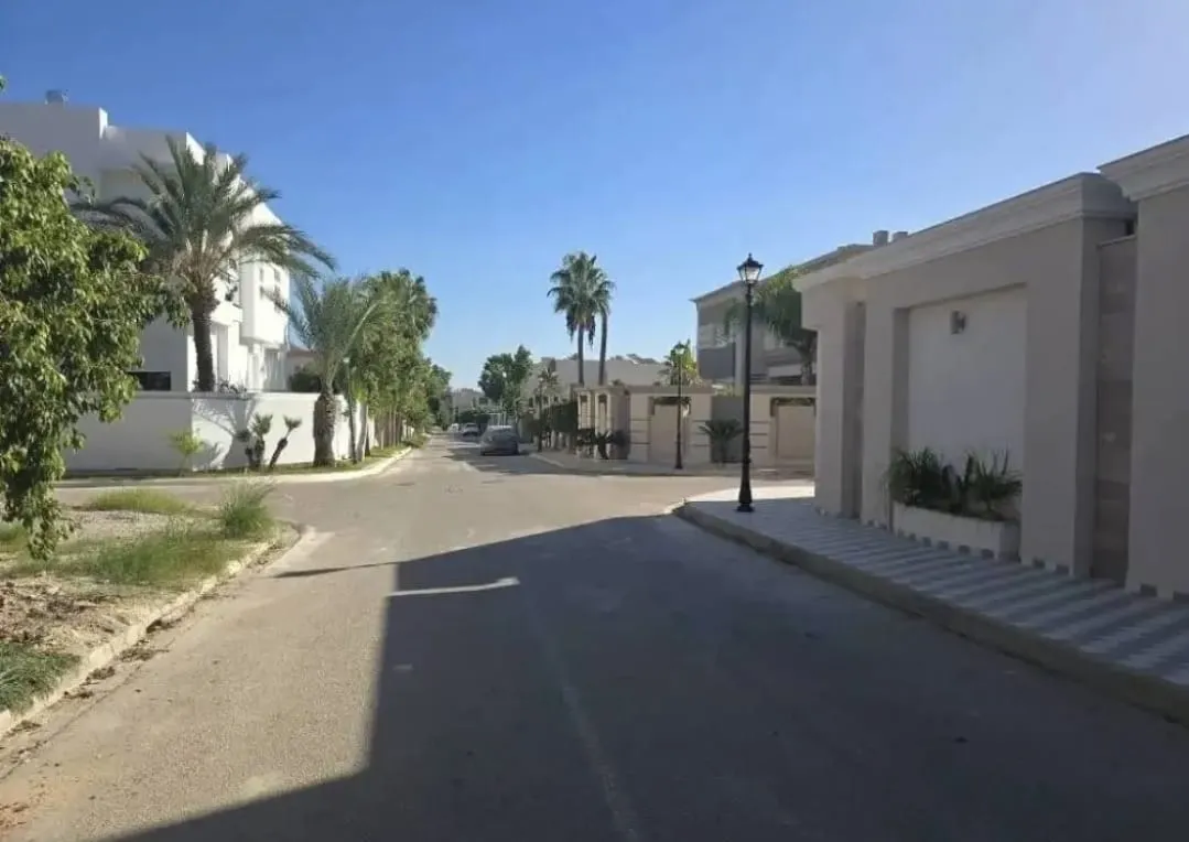 A VENDRE 🌊 Villa de Luxe à la Baie des Anges – Kantaoui 🏡