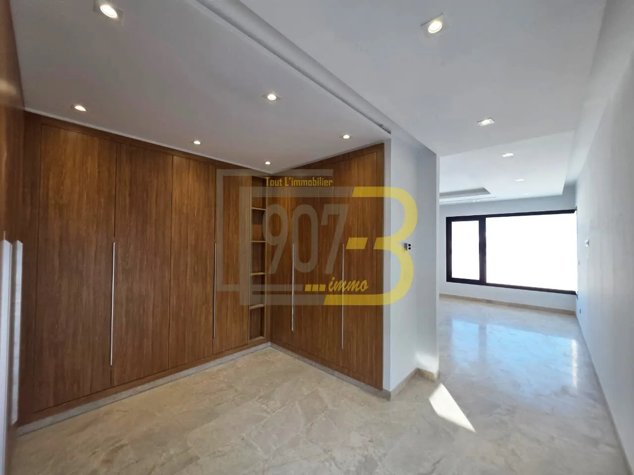 A vendre – Villa de Luxe à Ennasr 2