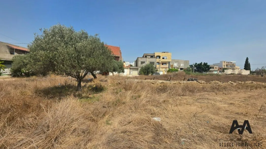 Terrain Industriel de 787 m² à Vendre à Dar Chaâben