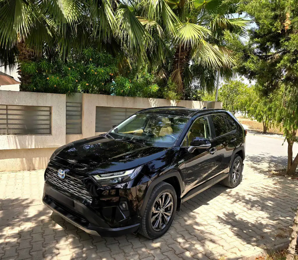 Toyota Rav4 essence/Hybride2.5 2023/07 ⛔️
🔁 on accepte l échange des voitures