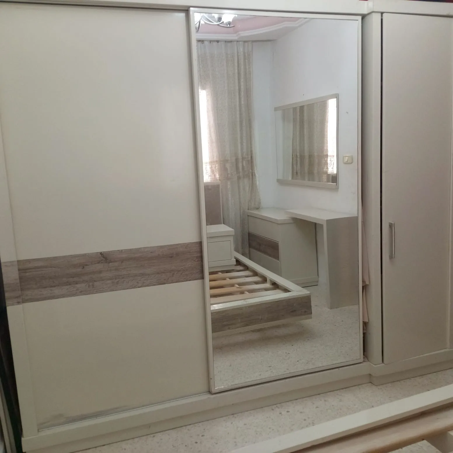 chambre a coucher en bois bonne etat