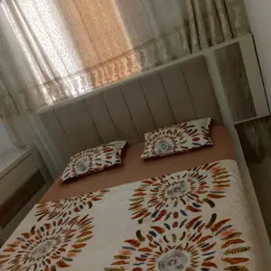 chambre a coucher en bois bonne etat